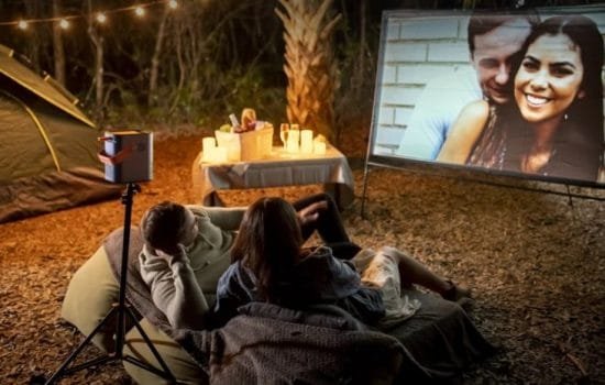 проектора для використання на вулиці