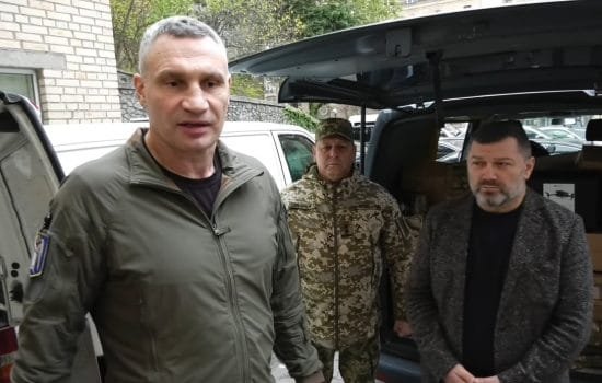Мер Києва Віталій Кличко передав 63 ОМБр, 42 ОМБр та 241 бригаді ТрО на Донецький та Харківський напрямки оснащення в якості благодійної допомоги