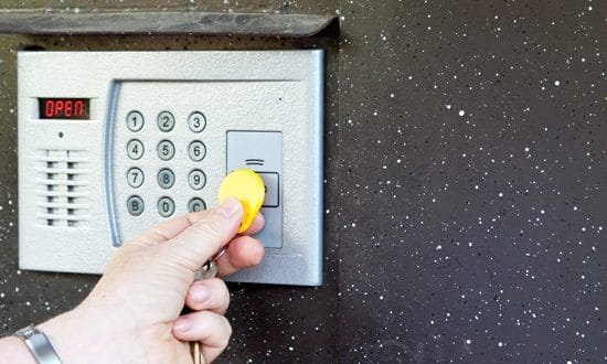 як відкрити домофон