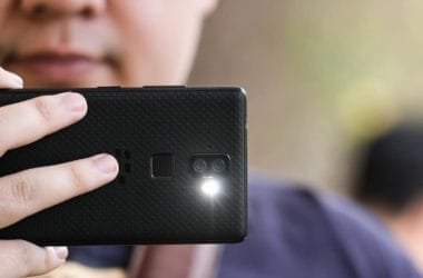 спалах смартфона