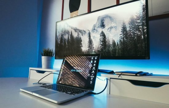 моргає екран ноутбука