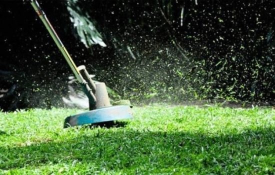 замінити волосінь у тримері