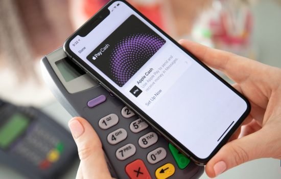 Безконтактна оплата смартфоном
