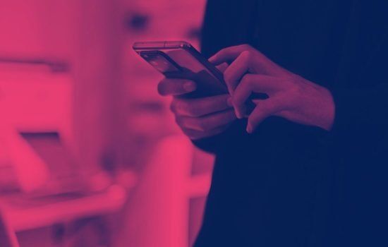 перезавантажується телефон: причини і способи