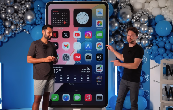 Найбільший iPhone у світі