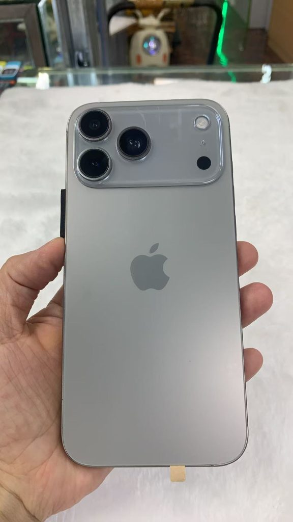Клон iPhone 17 Pro