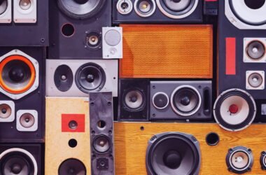 Колонки шумлять, шиплять, фонять: причини та дієві рішення