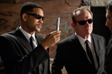 Люди в чорному