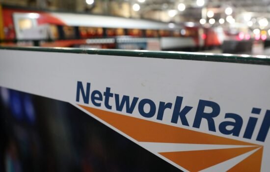 Фейк створений за допомогою штучного інтелекту зупинив залізницю в Англії