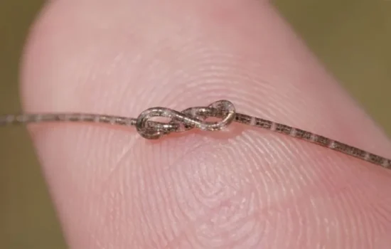 Вчені створили комп’ютерний чип у волокні тоншому за людську волосину