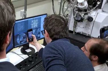 Вчені створили QR-код менший за бактерію та встановили світовий рекорд