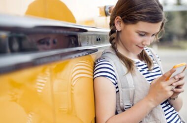 Як обрати смартфон дитині у 2026 році: повний гід для батьків