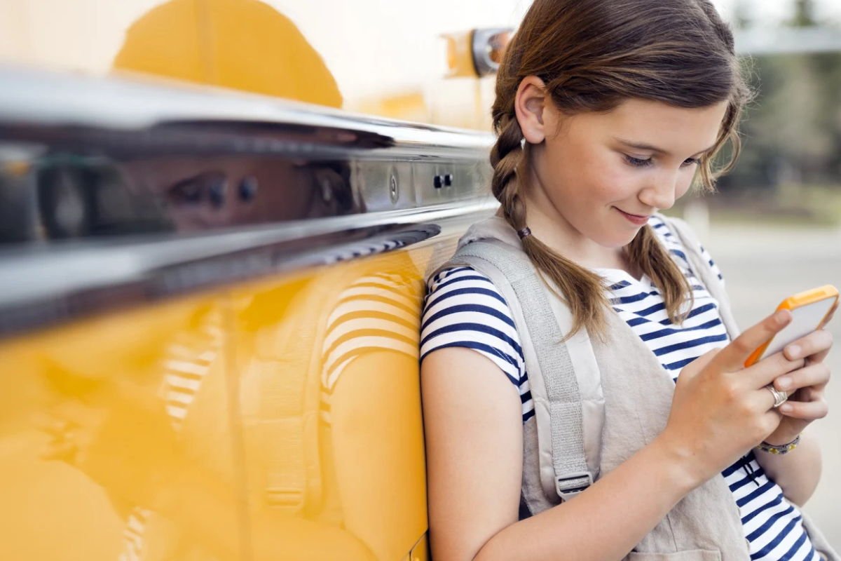 Як обрати смартфон дитині у 2026 році: повний гід для батьків