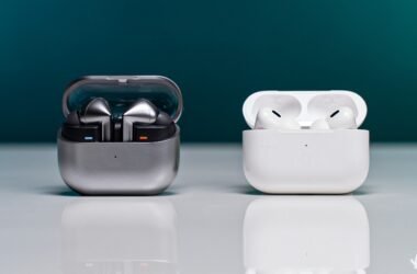 Samsung Galaxy Buds 4 Pro проти AirPods Pro 3: битва майбутніх флагманів TWS-ринку